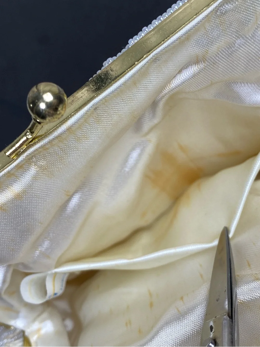 Vintage La Regale Vanessa Beaded Shell Bag Iridescent Pastel Clam Clutch Evening
